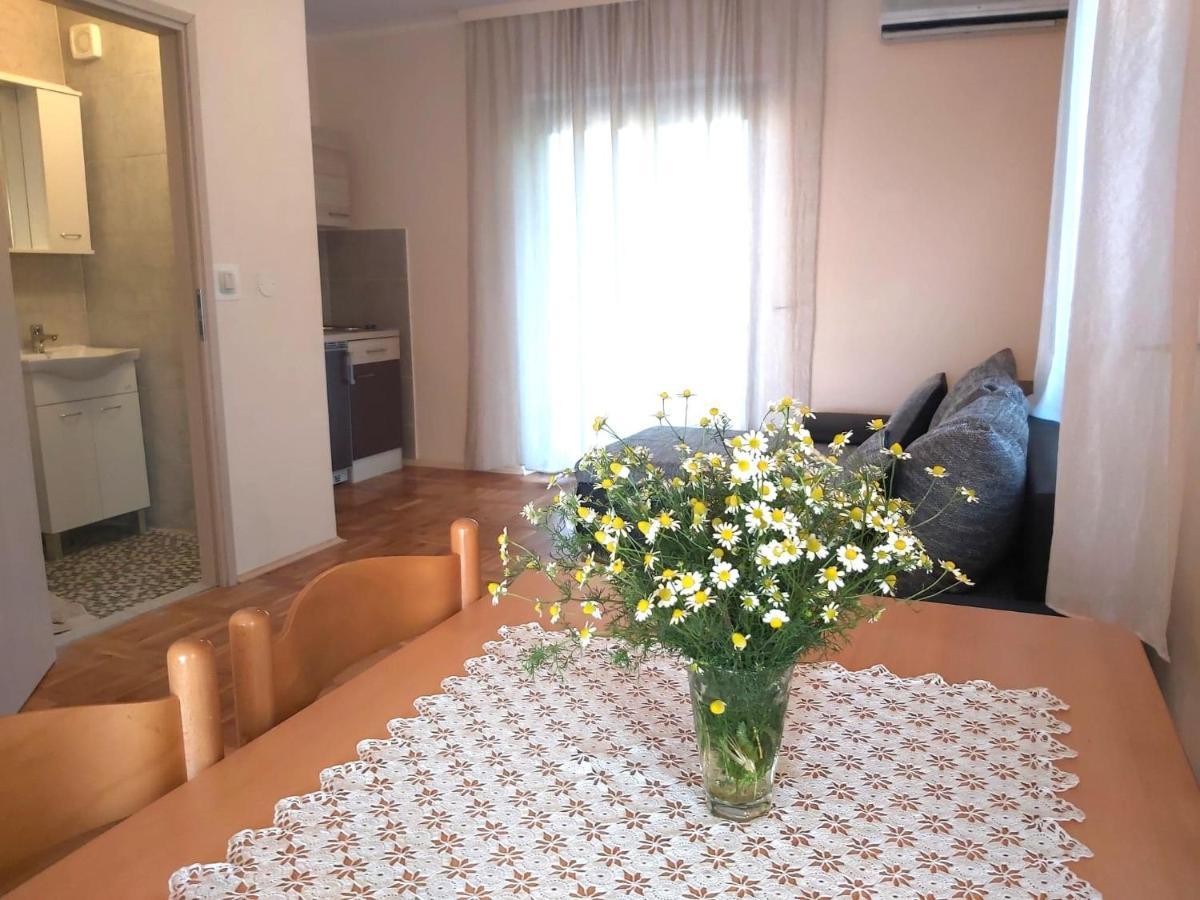 Apartmani Svitlana Sukošan Eksteriør billede